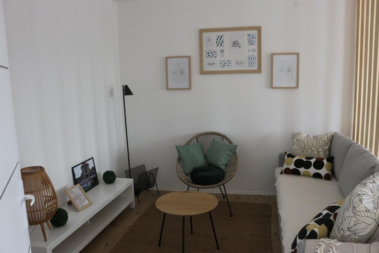 Studio Apartman Tajci Apartment สลูน ภายนอก รูปภาพ